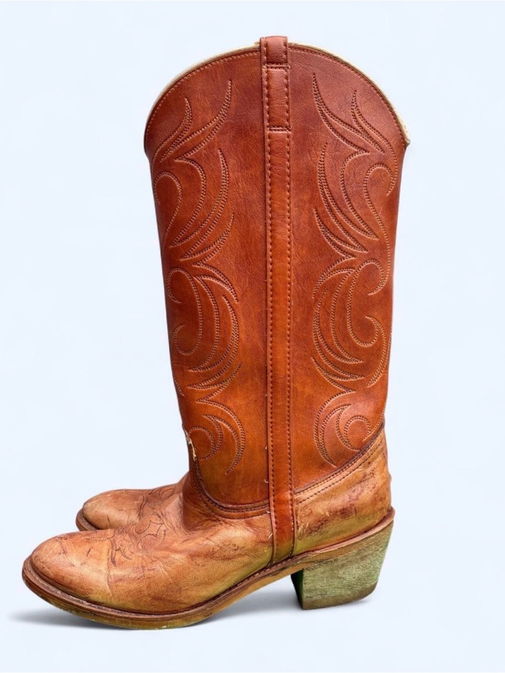 Classic Women's Western Boots in Cognac Brown